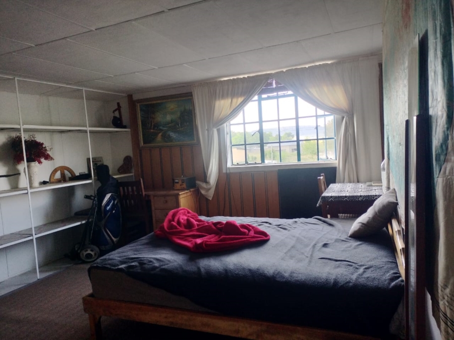 6 Bedroom Property for Sale in Ladybrand Free State